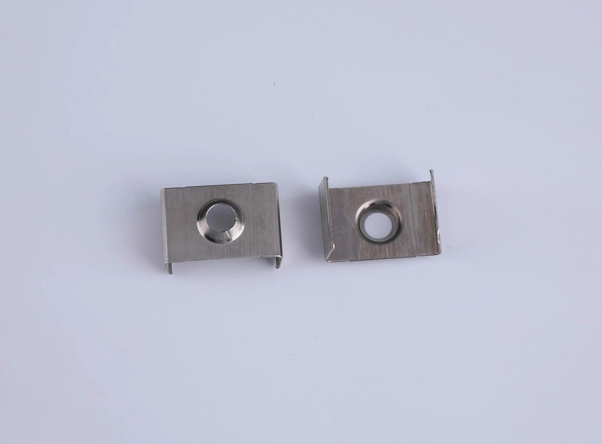 Tiras 17.9 x 8.8mm Aluminium Profile Fixing Clip With Hole (1pc) for M7381 / M7382 / M7383 M7390  Mantra Fusion Tiras LED Profile